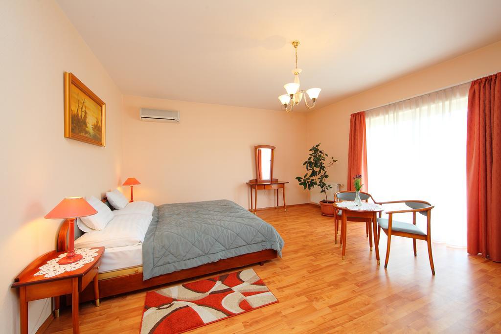 Balazs Villa Balatonfüred Oda fotoğraf